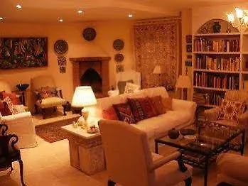 בית הארחה The Muses House Boutique 4*