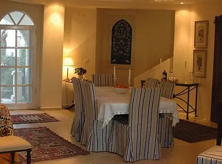 בית הארחה The Muses House Boutique 4*