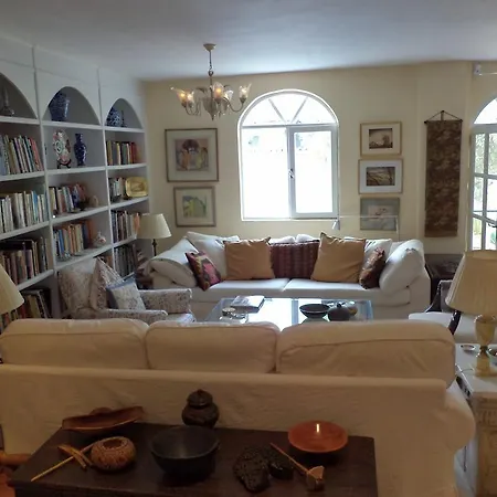 بيت ضيافة The Muses House Boutique كيرازلي
